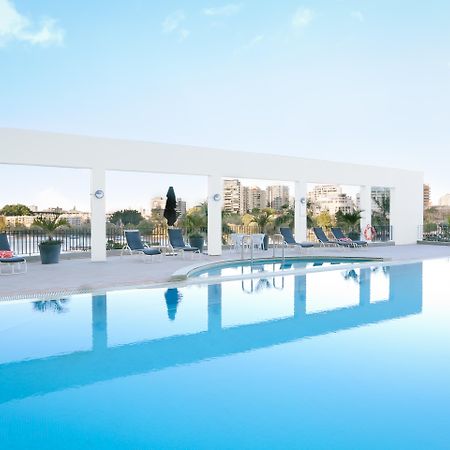 Stamford Plaza Brisbane Hotel Luaran gambar The pool at the hotel