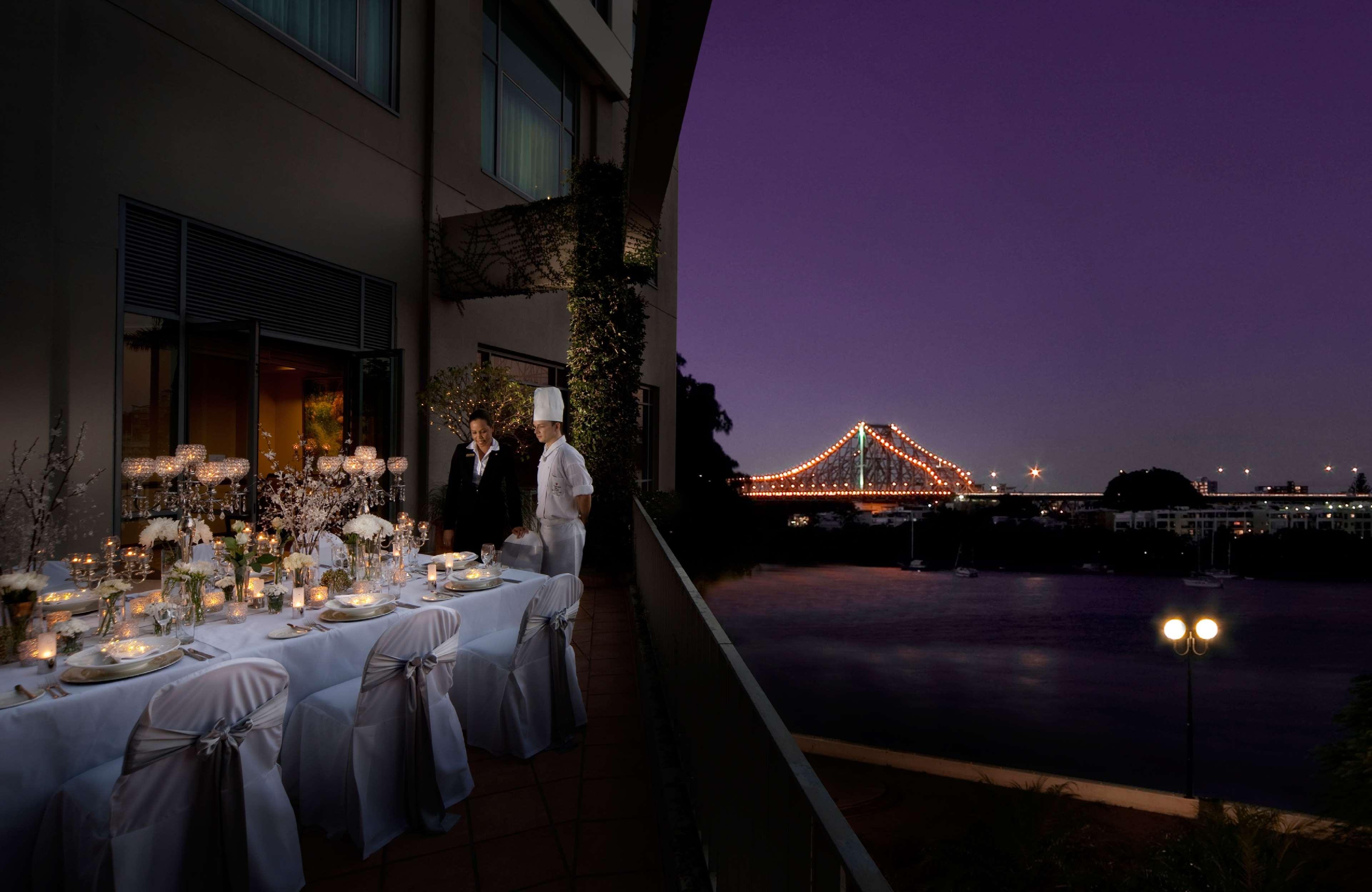 Stamford Plaza Brisbane Hotel Luaran gambar The River Terrace