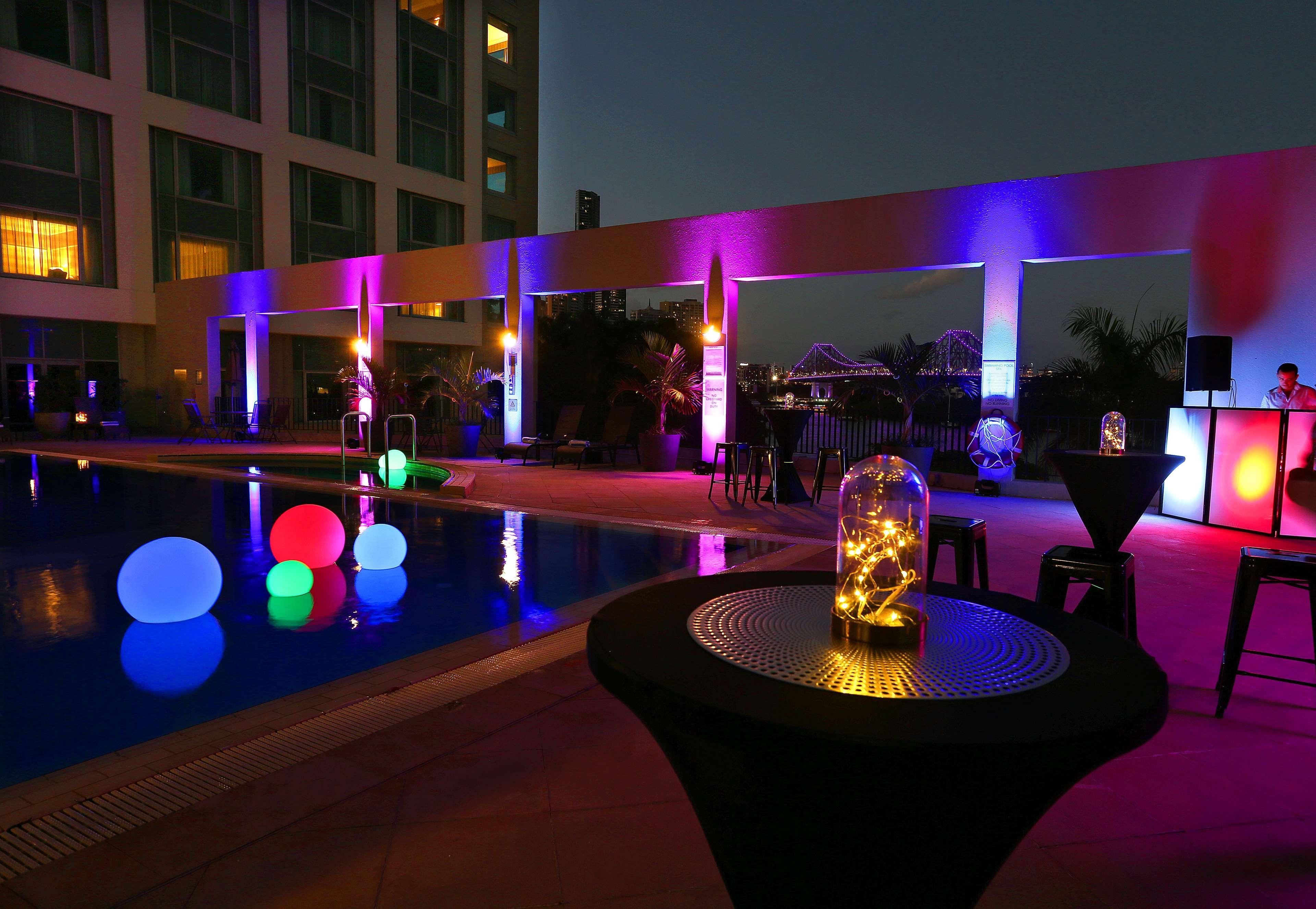 Stamford Plaza Brisbane Hotel Luaran gambar The pool at the hotel