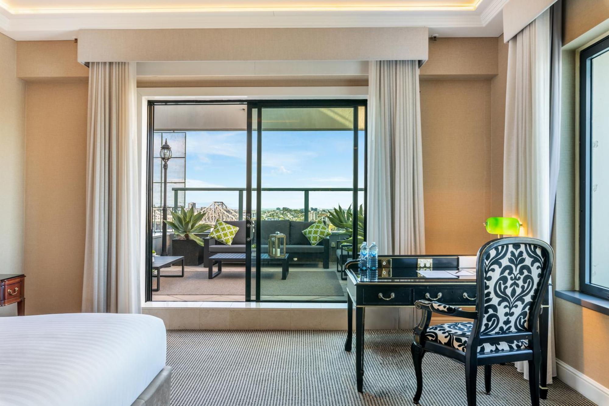 Stamford Plaza Brisbane Hotel Luaran gambar A room at the hotel